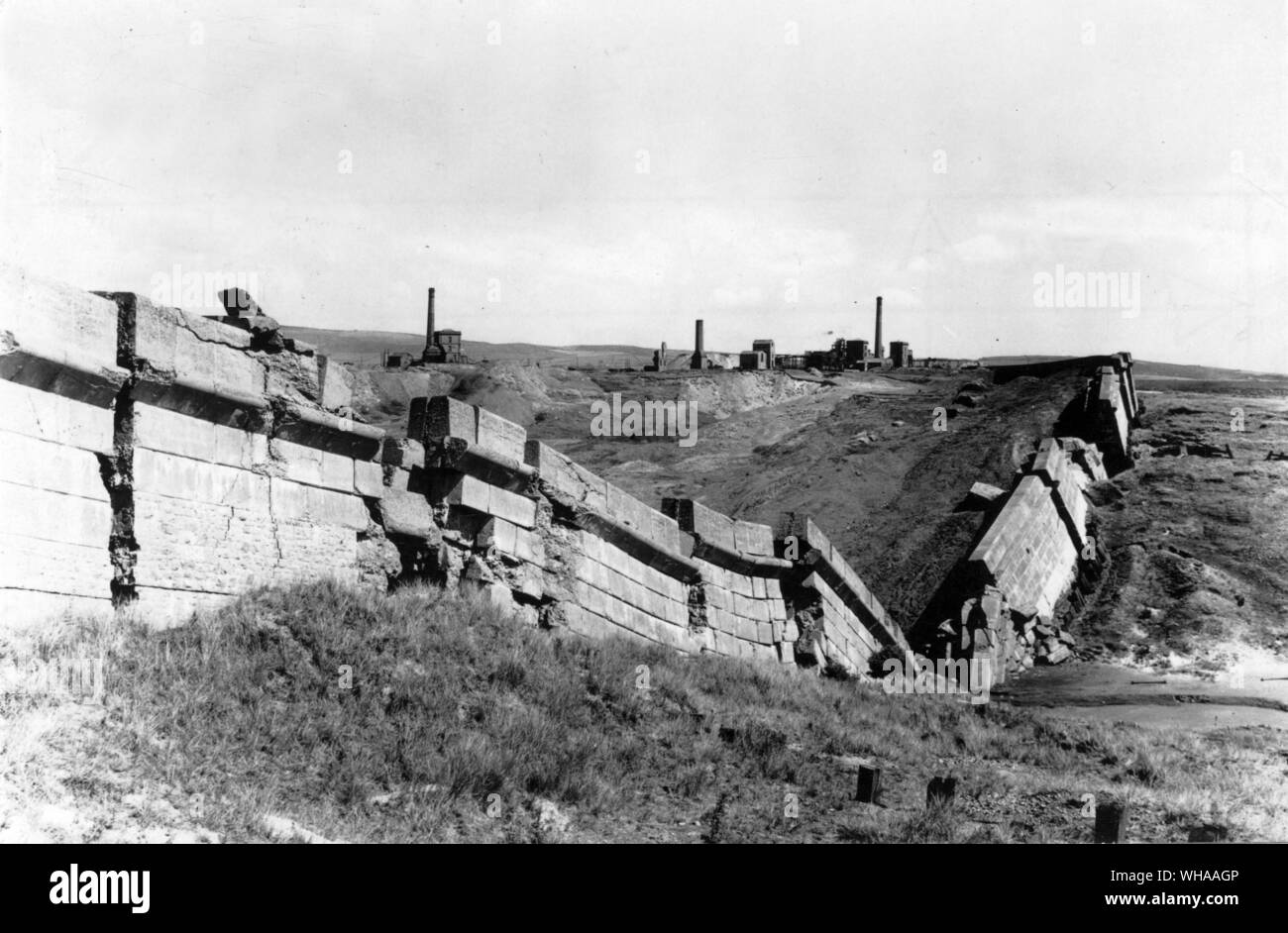 Hodbarrow Mine massa rotto. Il crollo della barriera interna a causa di fenomeni di subsidenza sopra vecchia miniera lavorazioni. Luglio 1938. Cumberland Foto Stock