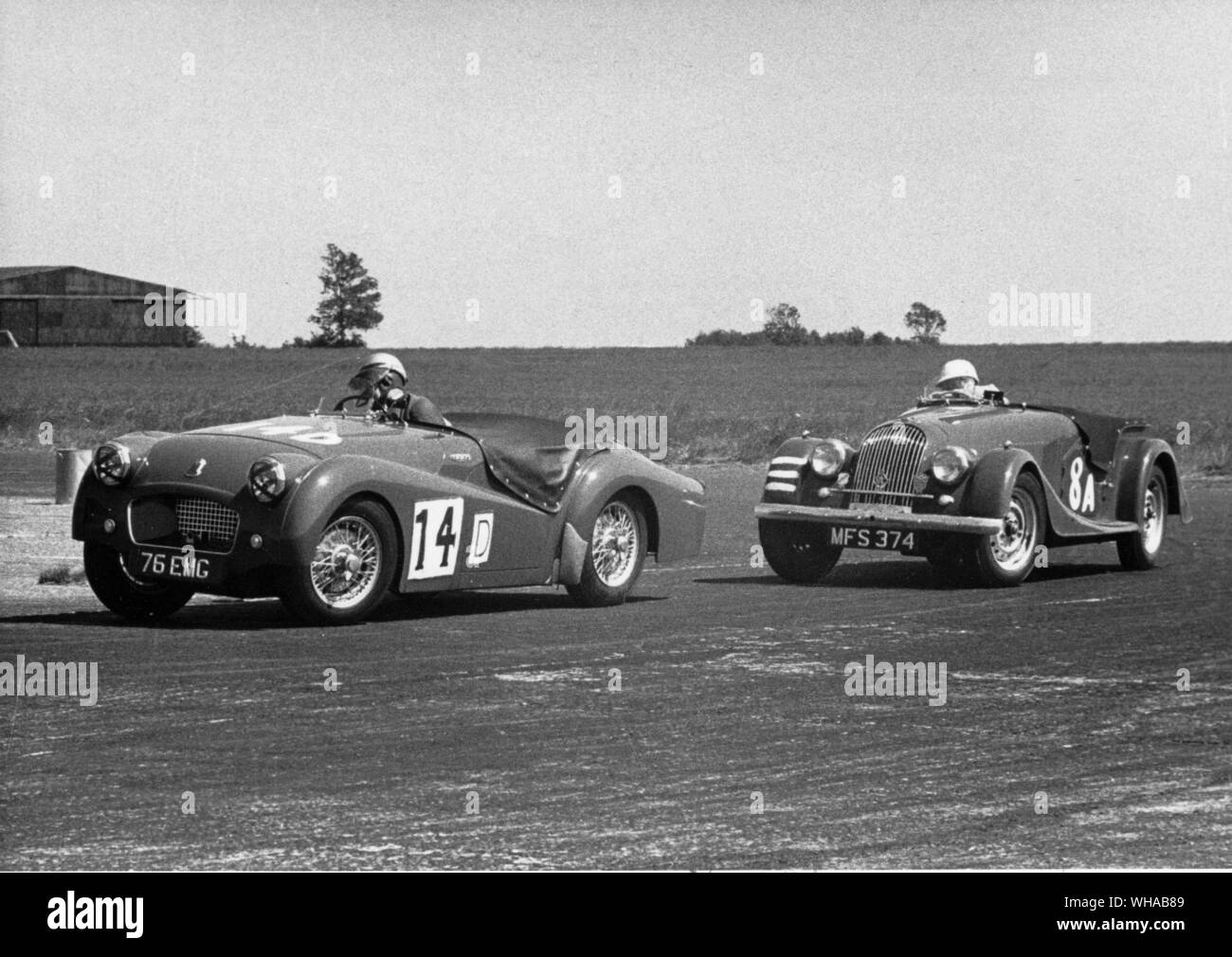 Trionfo TR2 e Morgan più quattro a Silverstone nel luglio 1955 Foto Stock