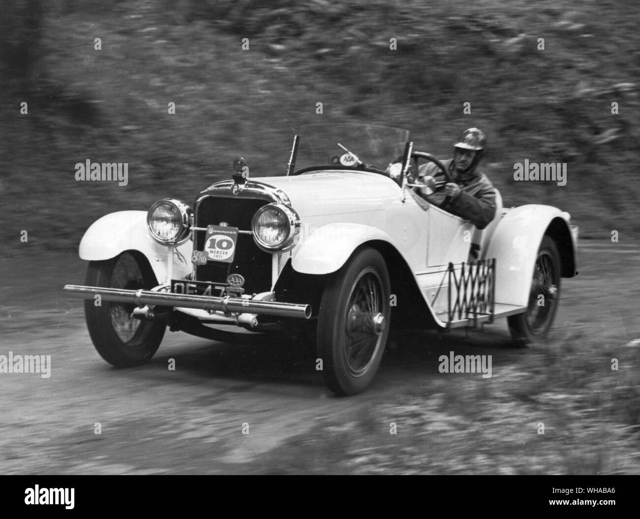 1921 L testa Mercer guidato dal suo proprietario Roswell Moore al 1954 Anglo American Vintage Rally auto Foto Stock