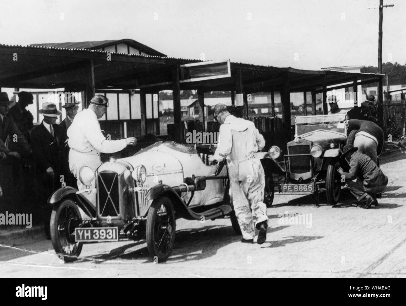 1927 JCC High Speed Trial a Brooklands. Grand Prix Salmson sinistra, Frazer Nash destra Foto Stock
