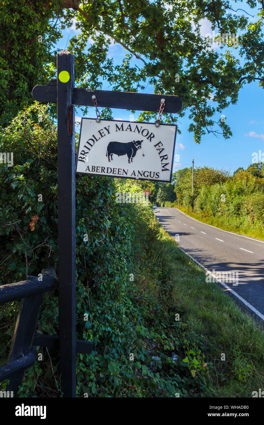 Strada Aberdeen Angus segno esterno Bridley Manor Farm, Worplesdon, vicino a Guildford e Woking, Surrey, Inghilterra sudorientale, REGNO UNITO Foto Stock