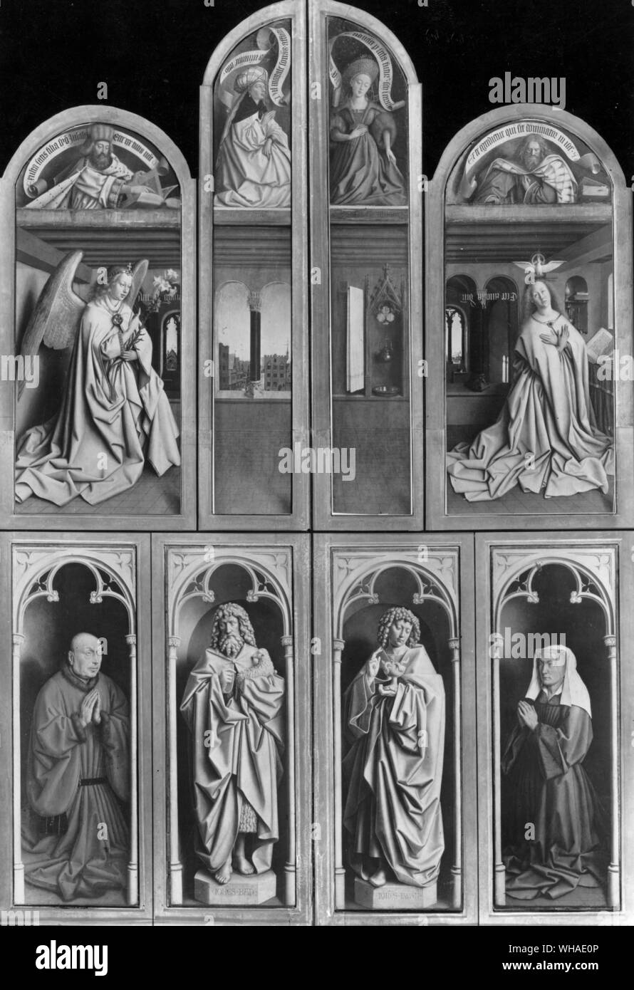 Jan Van Eyck. La Pala di Gand che mostra il donatore (& moglie) San Giovanni Evangelista l'angelo dell'Annunciazione, la Vergine Annunciata e un altro santo. 1432 Foto Stock