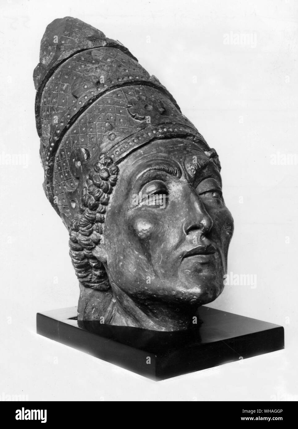 Un papa, probabilmente innocente VII. teracotta busto del XV secolo. Innocenzo VII (orig. Cosimo de' migliorati, Cosmato de' Migliorati) Italiano Papa 1404-1406  1336?-1406 . . Foto Stock