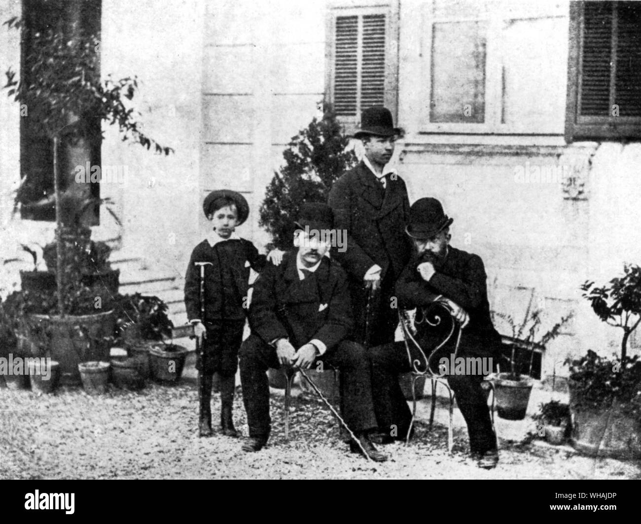 Kolya Konradi, modesto Tchaikovsky, Alexey Sofronov (in piedi) e Tchaikovsky a San Remo nel 1878 Foto Stock