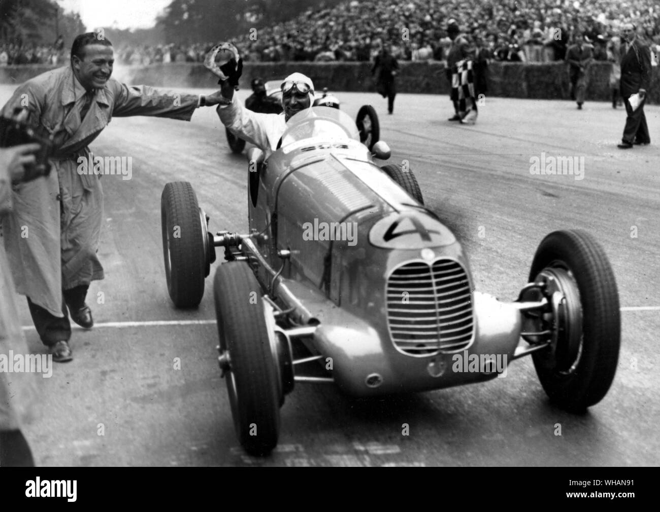 1945 Prix de la liberazione nel Bois de Boulogne. Il vincitore in un Louveau Maserati Foto Stock