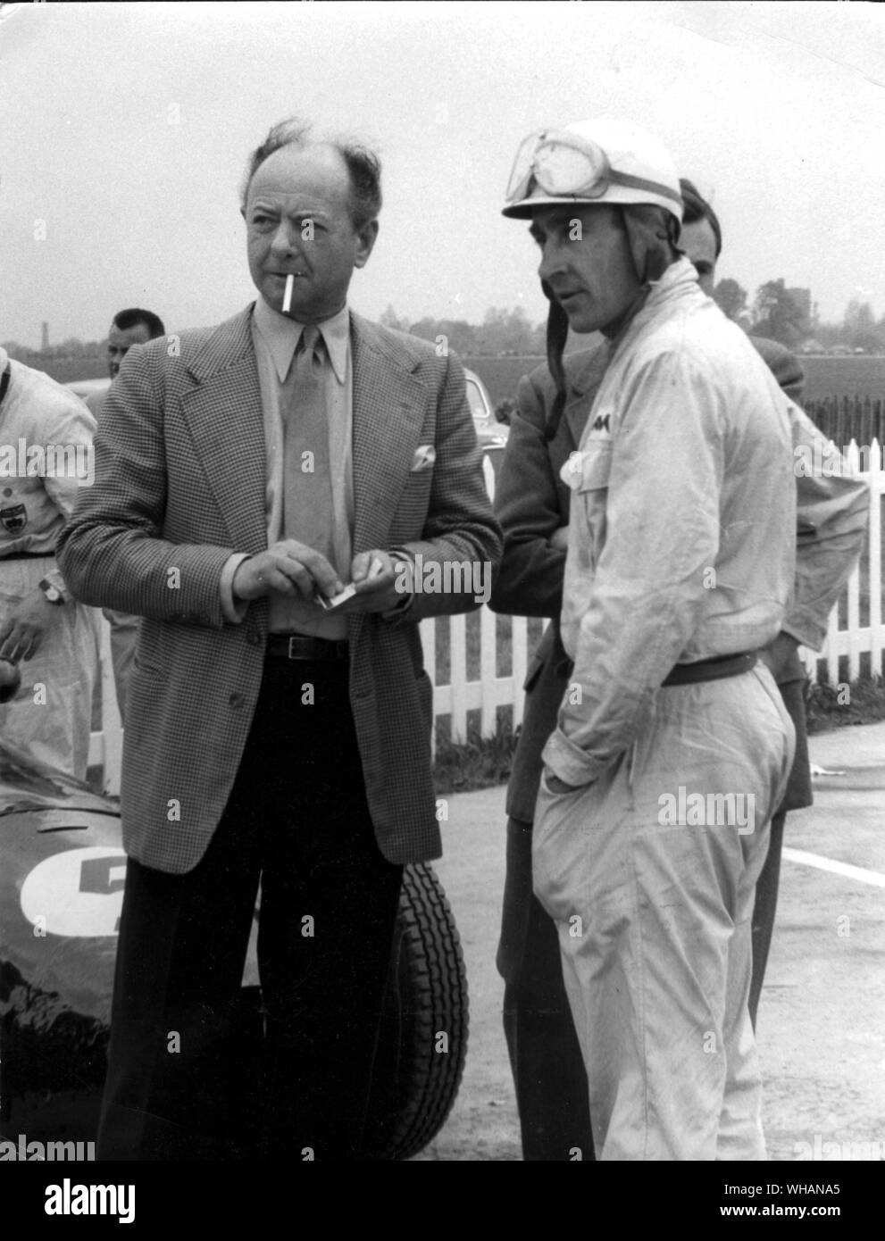 Raymond Mays & Roy Salvadori a Goodwood Foto Stock