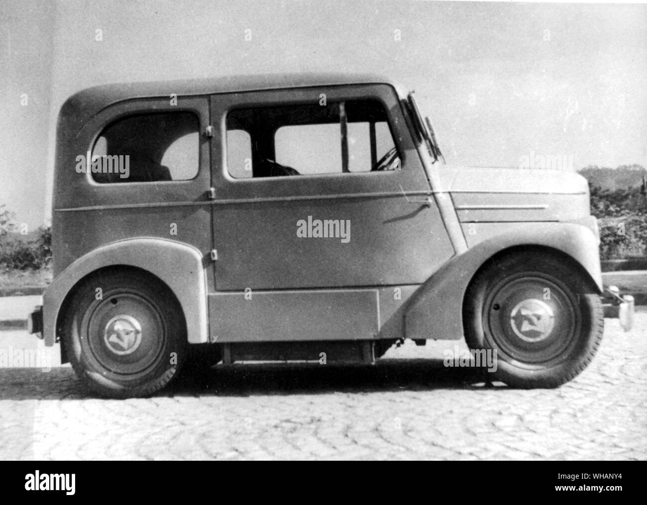 1947 Tama E-4S berlina elettrica. Tokyo Electric Car Company. Foto Stock