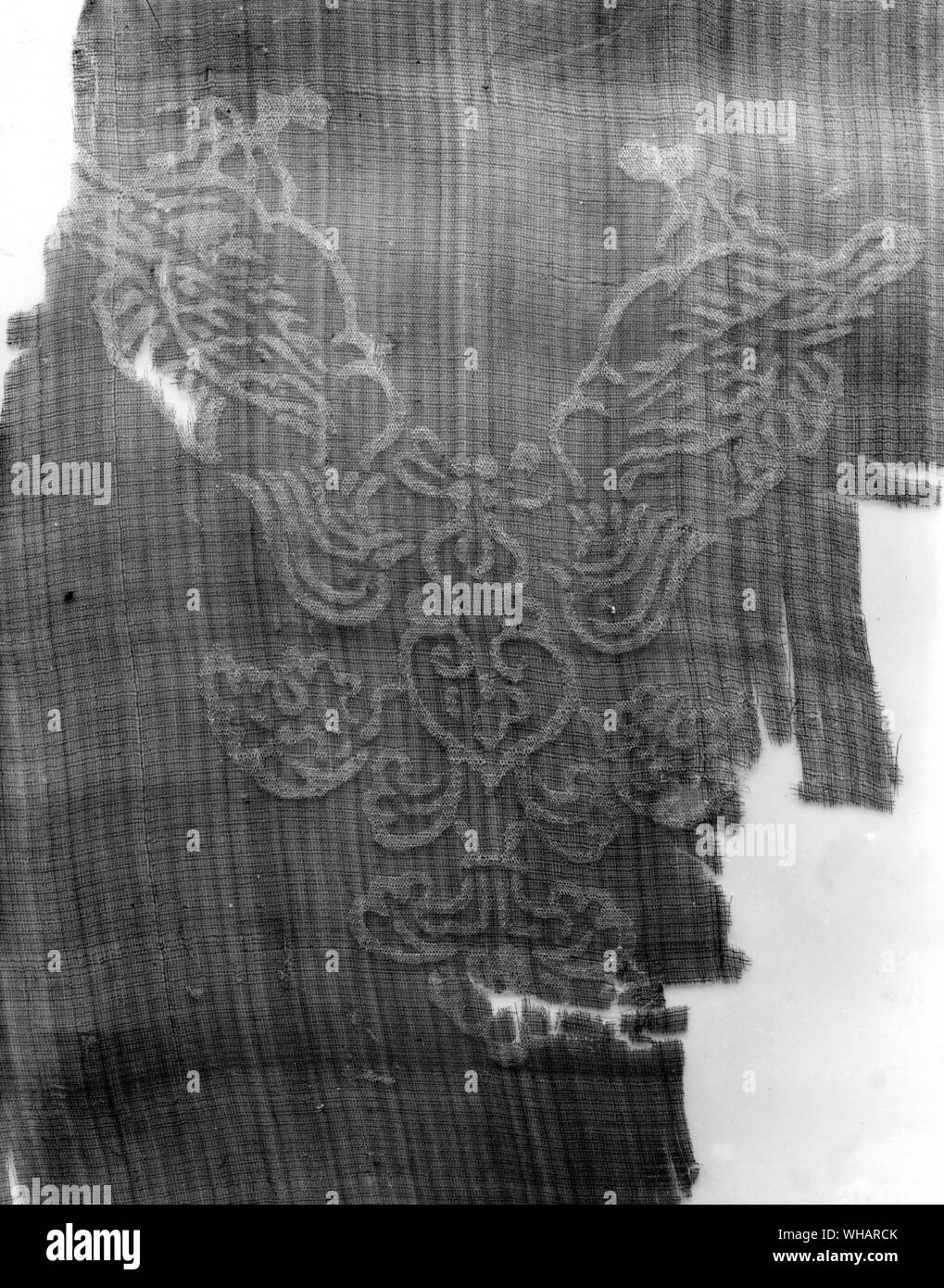 Pezzo di seta dalla dinastia Han con due anatre di mandarino. Foto Stock