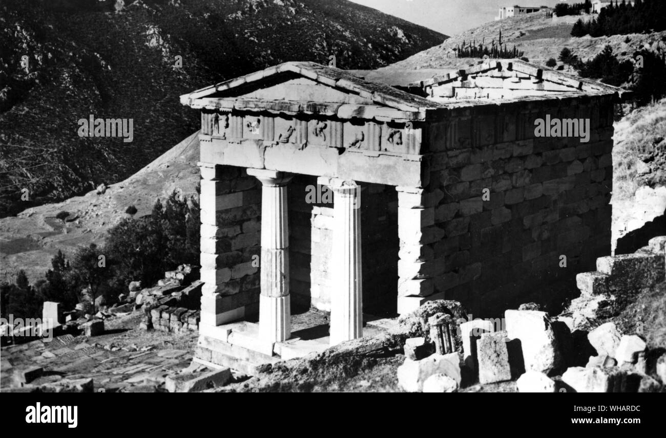 Tesoro degli Atenesi a Delphi . La Grecia Foto Stock
