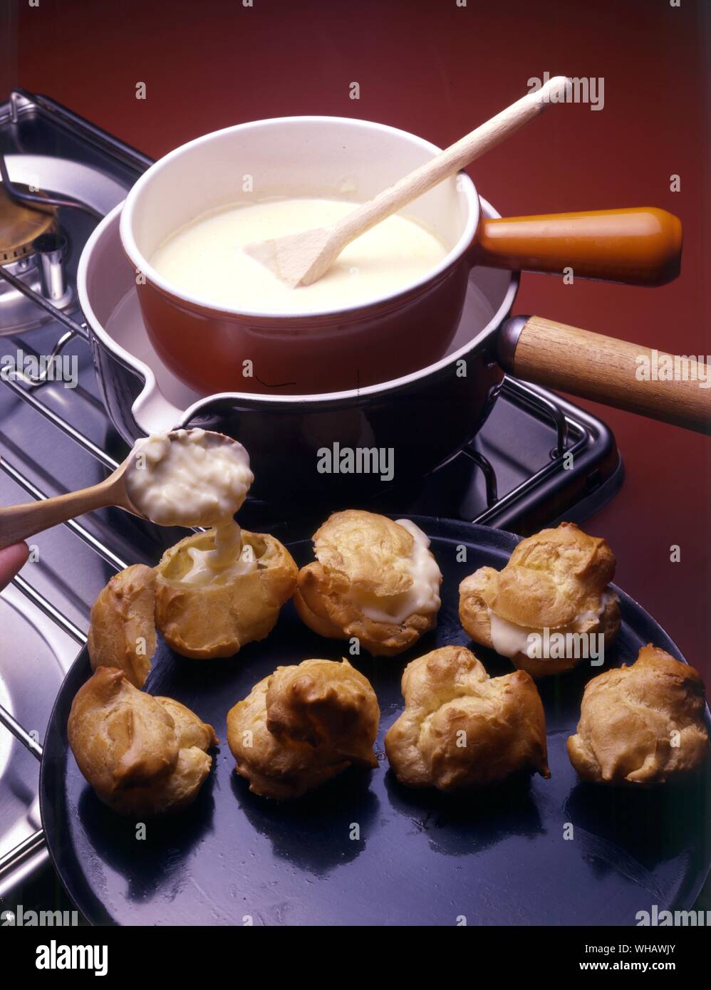 La cucina francese da Eileen Reece.. . Choux Au Framage.. Chou pasta farcita con formaggio. Foto Stock