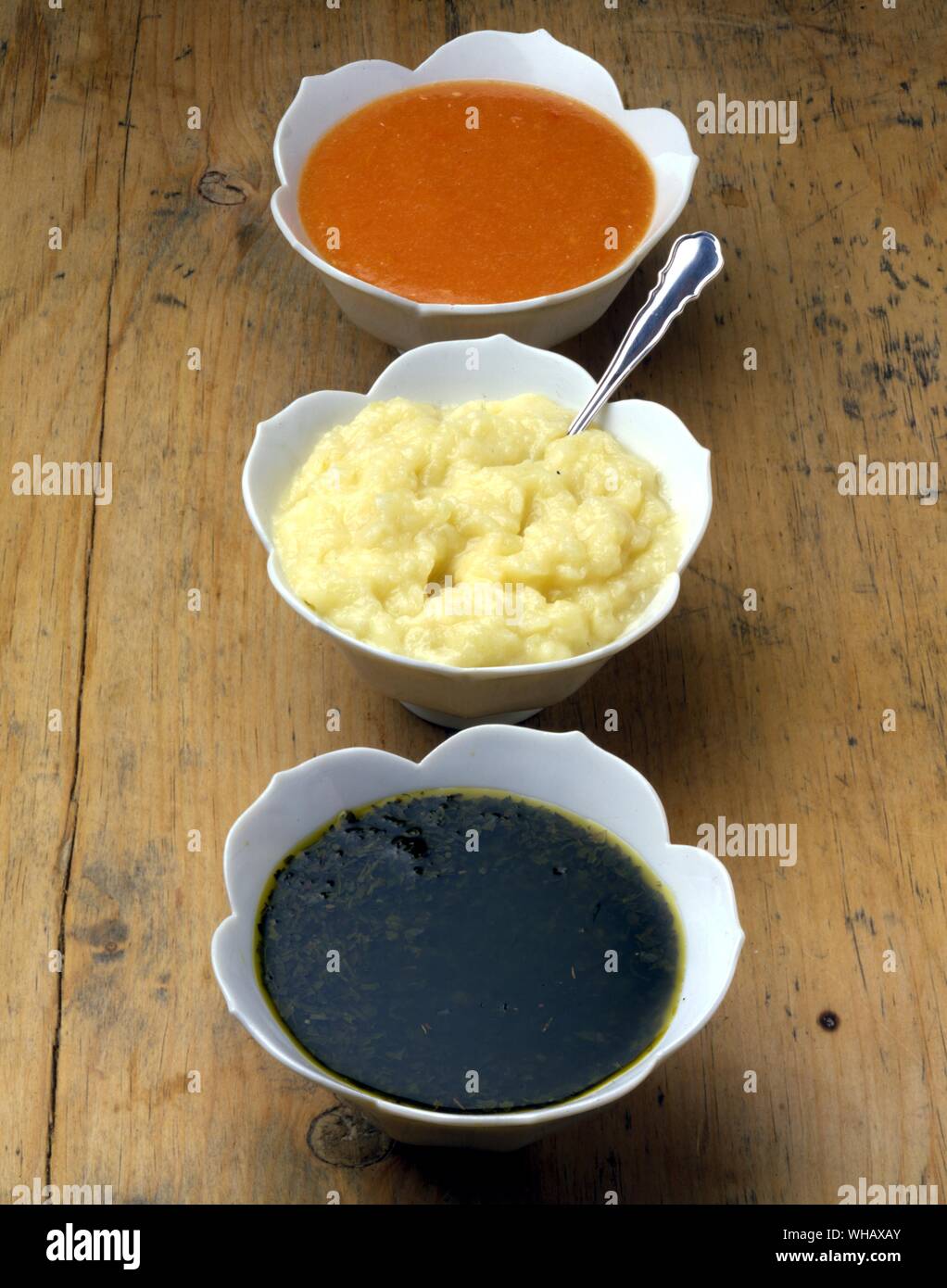 Salsa di pomodoro. Salsa di mele. Salsa alla menta Foto Stock