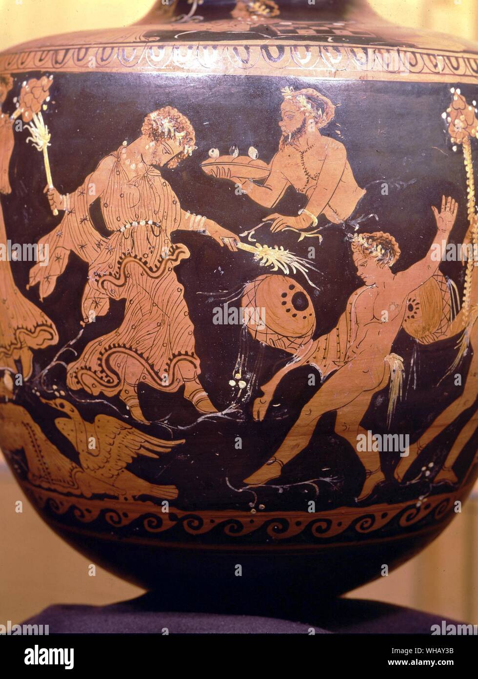 Il dionisiaco si compiace girando al caos, un vaso 380 BC. Gli uomini di Atene da Rex Warner, pagina 188. Foto Stock