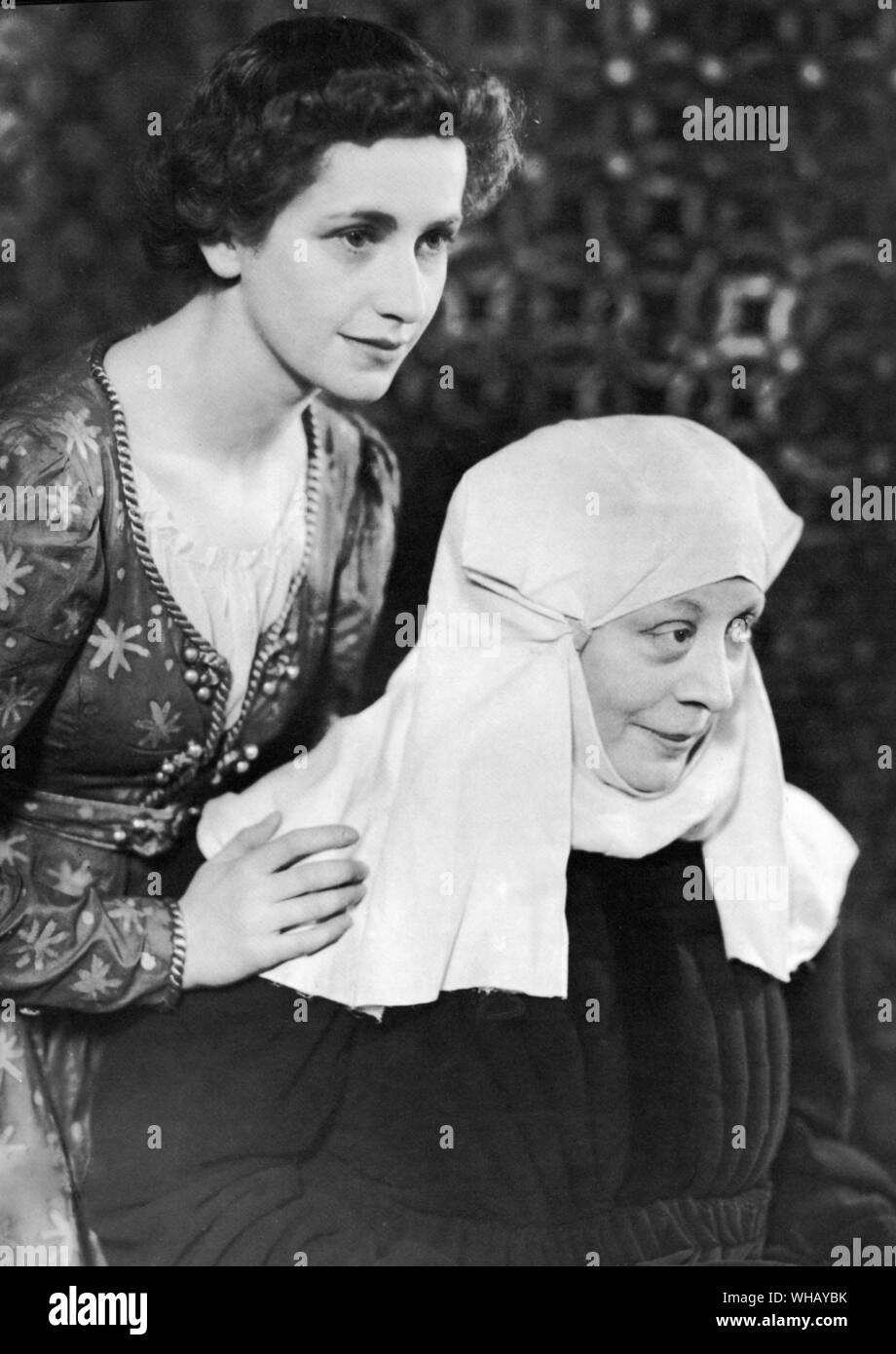 Peggy Ashcroft come Juliet e Edith Evans come infermiera in John Gielgud Romeo e Giulietta, Oxford Univeristy società drammatica 1932 Foto Stock