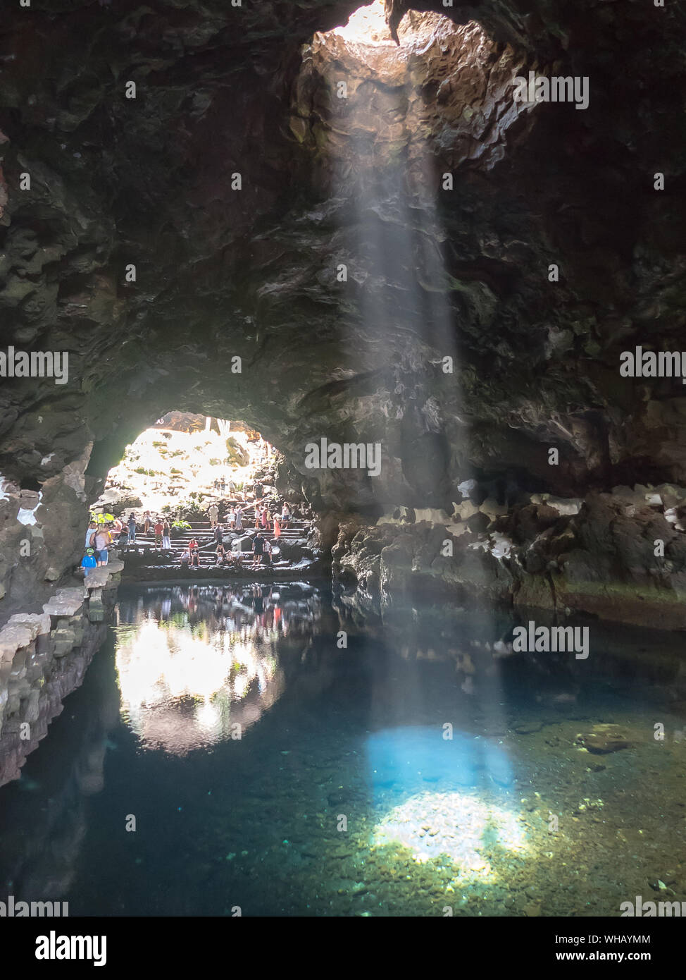 Jameos del Agua: tubo di lava grotte con bar e ristoranti, nonché un luogo in cui ascoltare musica. Foto Stock