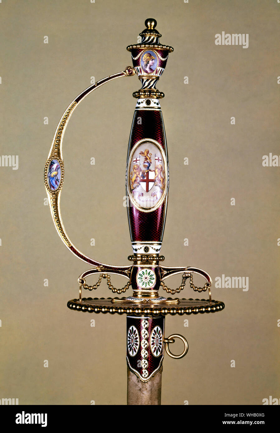 V&A : il colonnello Hartley del piccolo spada c.1780 - oro e smalto elsa impostato da Morissey, presentato da Hartley da East India Co.. Thomas Hartley (7 settembre 1748 - 21 dicembre 1800) era un avvocato americano, soldato, e uomo politico da York, Pennsylvania. In guerra rivoluzionaria, il Colonnello Hartley aveva ordinato il 6° Reggimento Pennsylvania nell'esercito continentale. Più successivamente ha rappresentato in Pennsylvania negli Stati Uniti Casa dal 1789 fino al 1800. Foto Stock