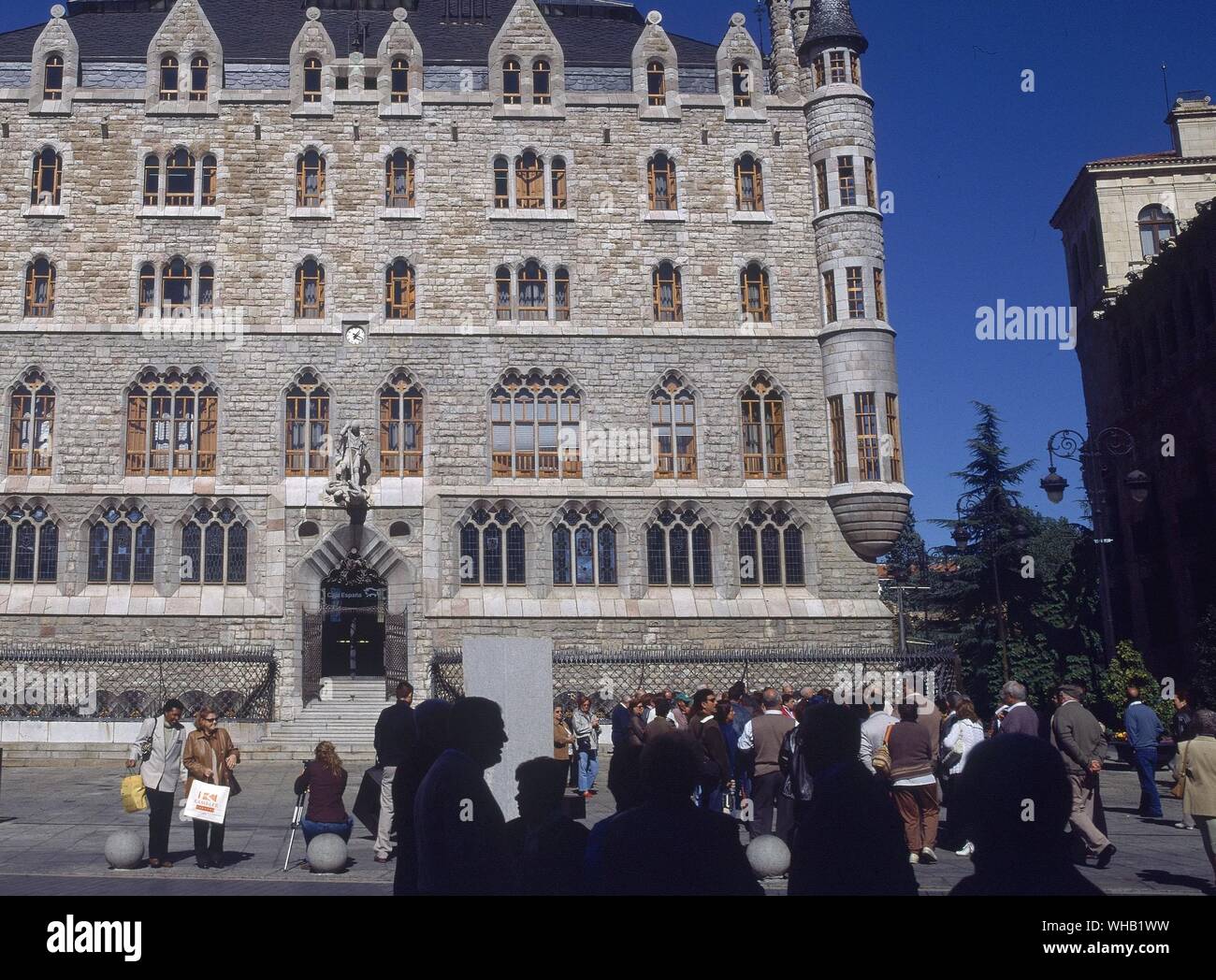 FACHADA DE LA CASA BOTINES - 1892-94 - NEOGOTICO ESPAÑOL. Autore: Antonio Gaudi. Posizione: CASA BOTINES. LEON. Spagna. Foto Stock
