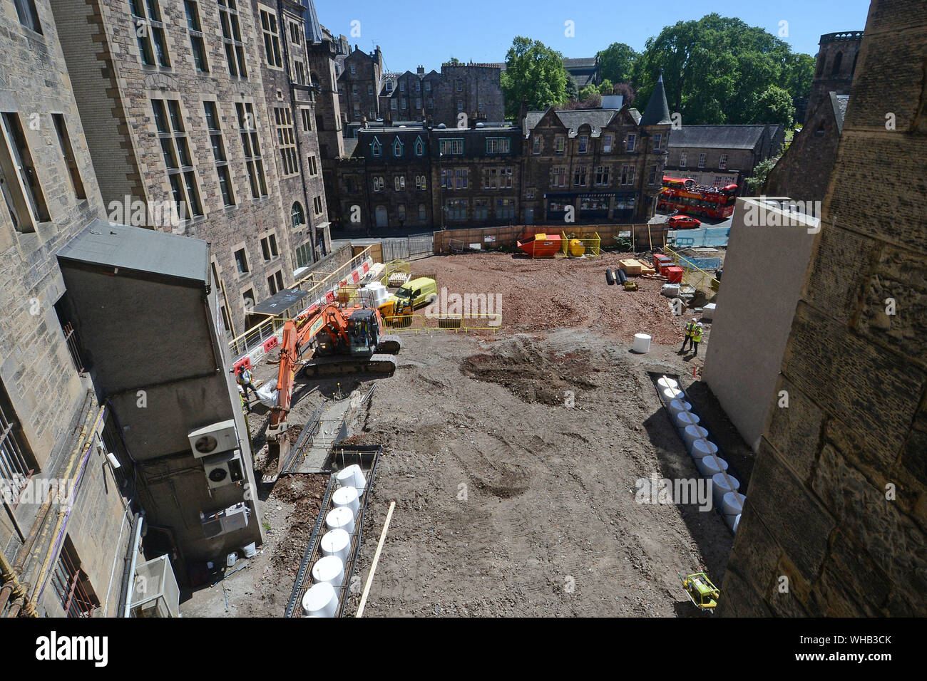 Costruttori continuano il loro lavoro sul nuovo esclusivo vergine Hotel sito in Edinburgh Foto Stock