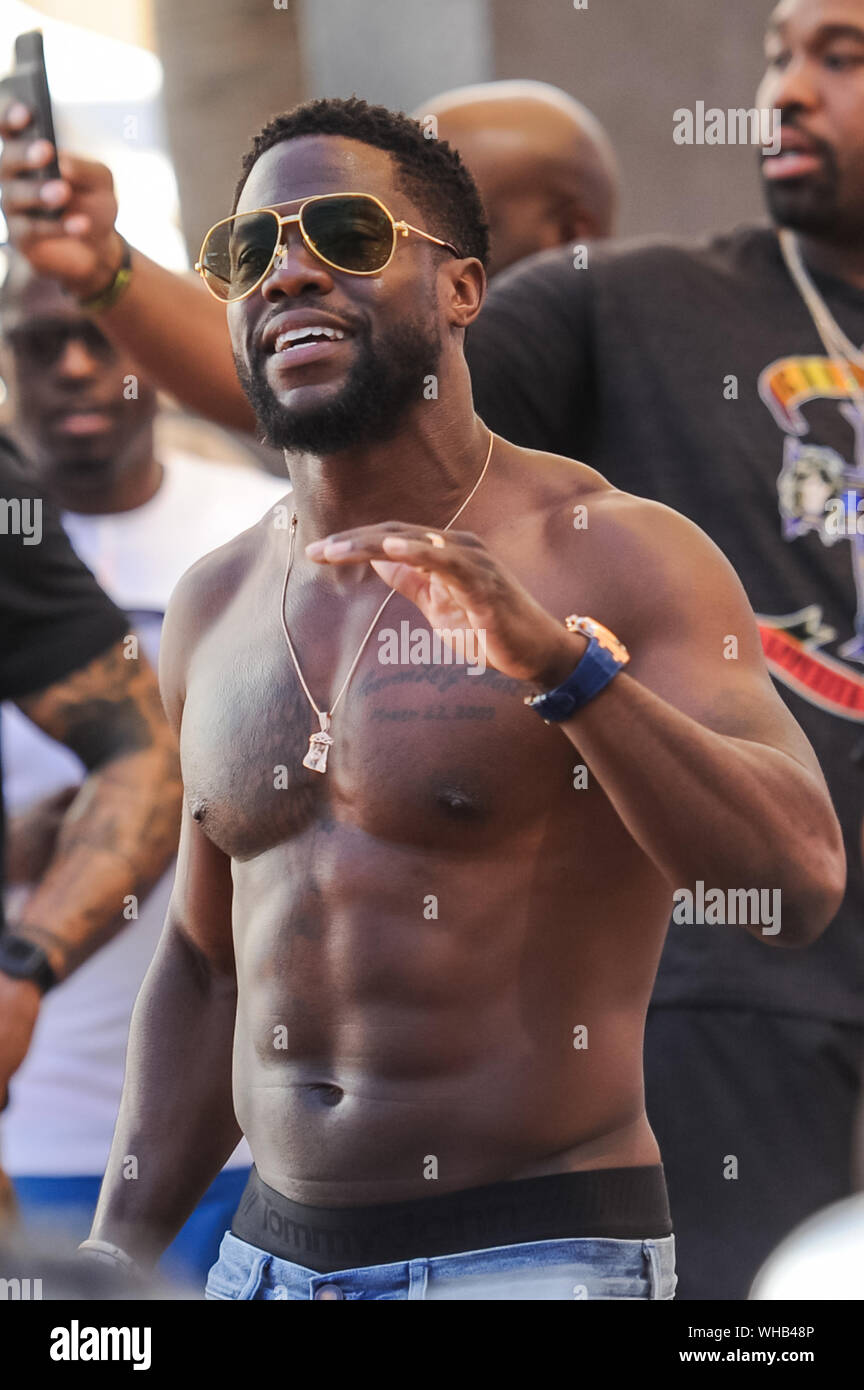 ***FILE FOTO*** Kevin Hart recuperando da Back Surgery dopo un incidente d'auto. LAS VEGAS NV - 30 aprile: ***copertura casa** Kevin Hart ad REHAB Beach Club al Hard Rock Hotel & Casino di Las Vegas, Nevada, il 30 aprile 2017. Credito: PIL foto/MediaPunch Foto Stock