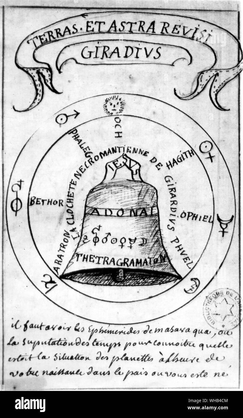 Campana di Girardius - un processore supplementare in negromanzia - un elemento mistico la fama di portare i morti alla vita. Foto Stock