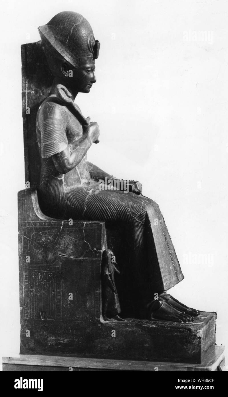 Ramesse II (noto anche come Ramesse il grande e in alternativa come trascritto e Ramses Ramses, era il terzo faraone egiziano del XIX dinastia. Egli è spesso considerato come l'Egitto più grandi e più potenti di faraone. Egli era nato c. 1303 BC, la data esatta è sconosciuta. Egli si ritiene che abbia preso il trono nei suoi primi 20s e hanno escluso in Egitto dal 1279 A.C. al 1213 BC per un totale di 66 anni e 2 mesi. Egli era una volta ha detto di aver vissuto per 99 anni, ma è più probabile che egli morì nel suo novantesimo o 91l'anno. . Foto Stock