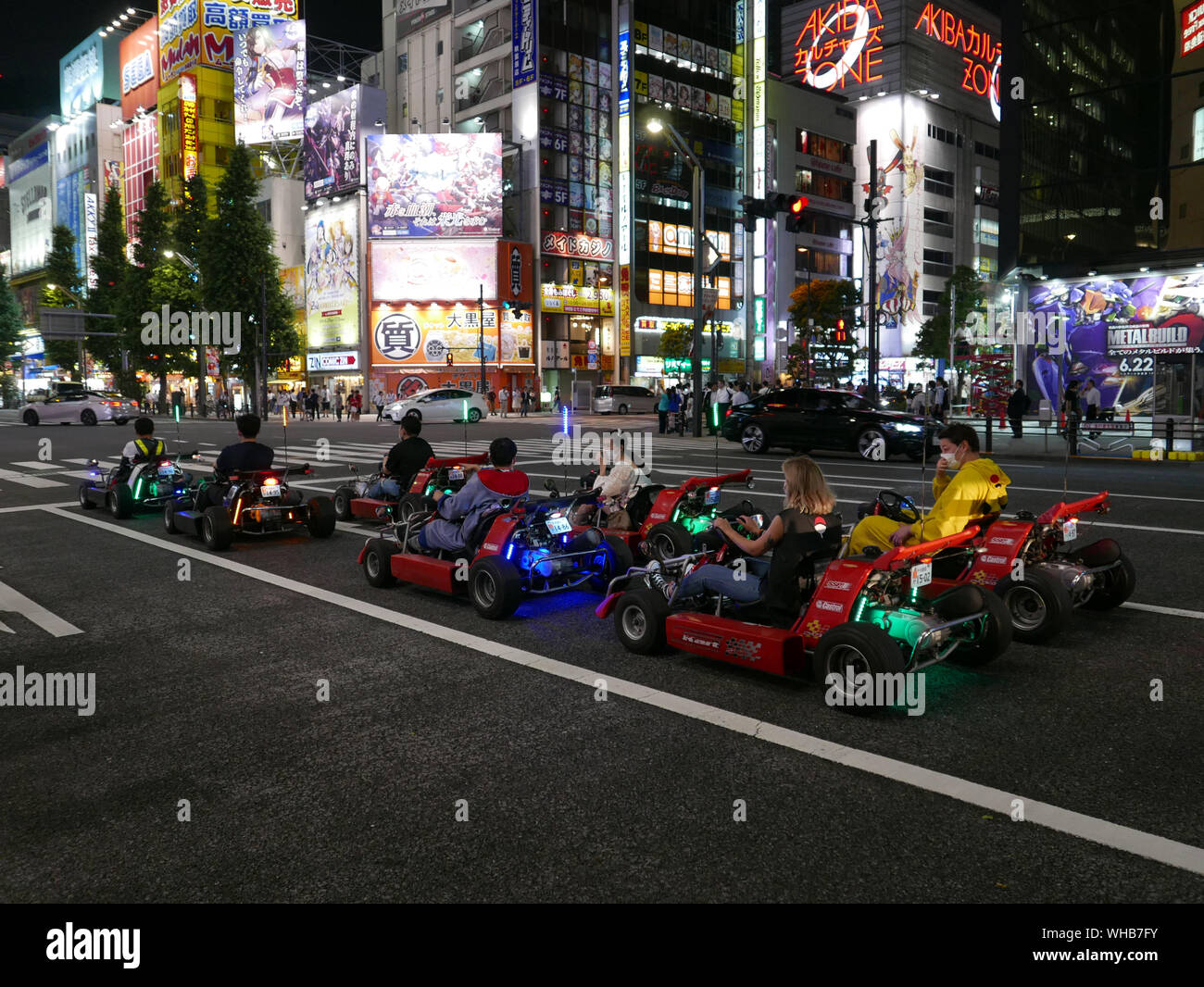 Giappone - Foto di Sean Sprague Akihabara, Tokyo di notte. Go-cart piloti. Foto Stock