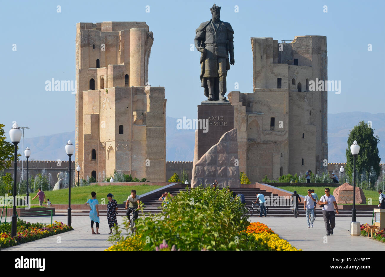 Amir Timur (Tamerlane) statua in bronzo a Shakhrisabz, southeastern Uzbekistan Foto Stock