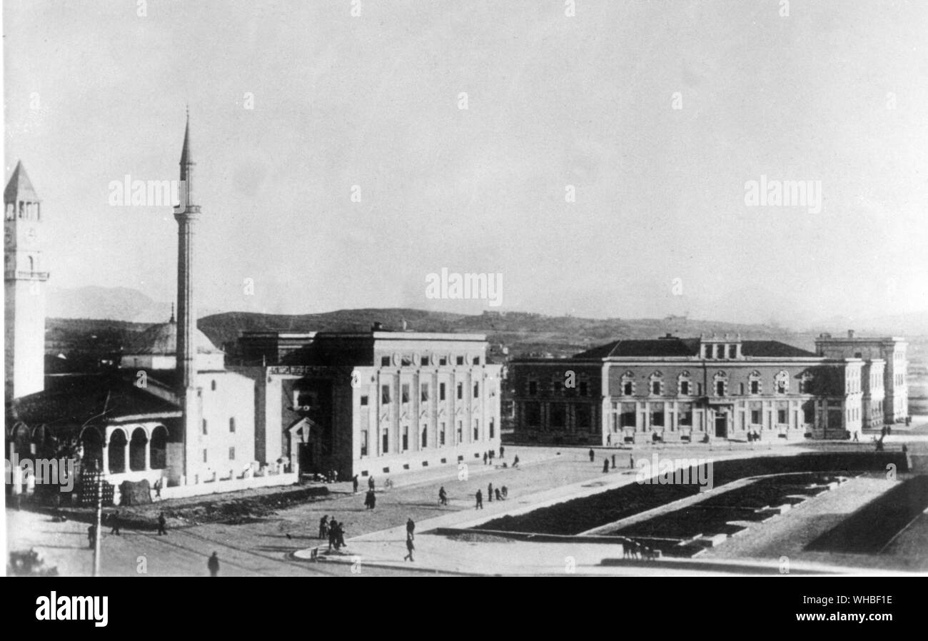 Vista di Albania Tirana la capitale e la città più grande della Repubblica di Albania 1939 Foto Stock