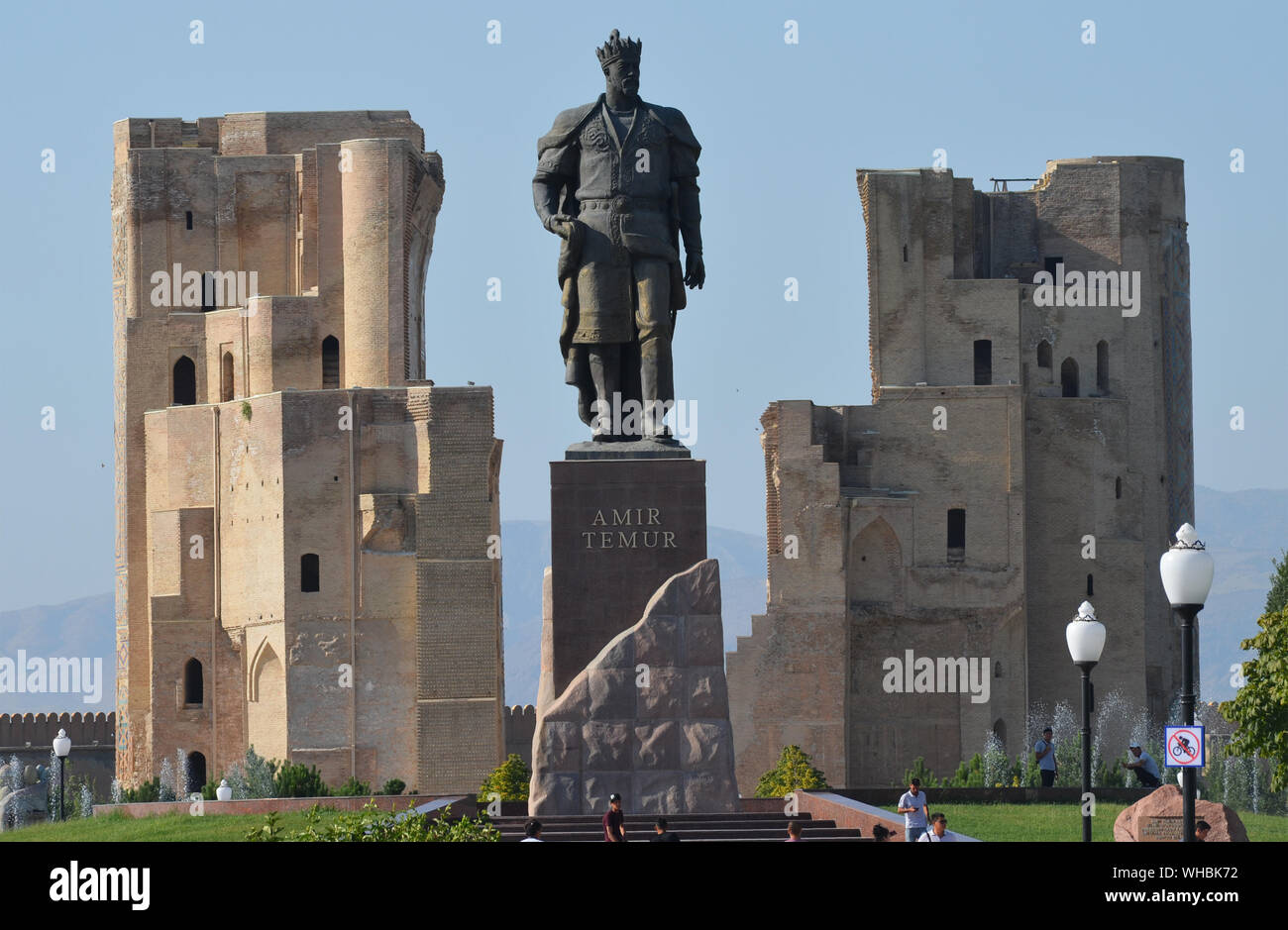 Amir Timur (Tamerlane) statua in bronzo a Shakhrisabz, southeastern Uzbekistan Foto Stock