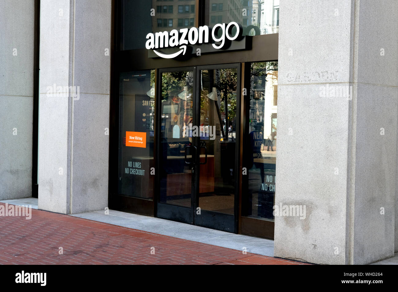 Vista esterna di un Amazon andare negozio al dettaglio nel centro cittadino di San Francisco, California. Foto Stock