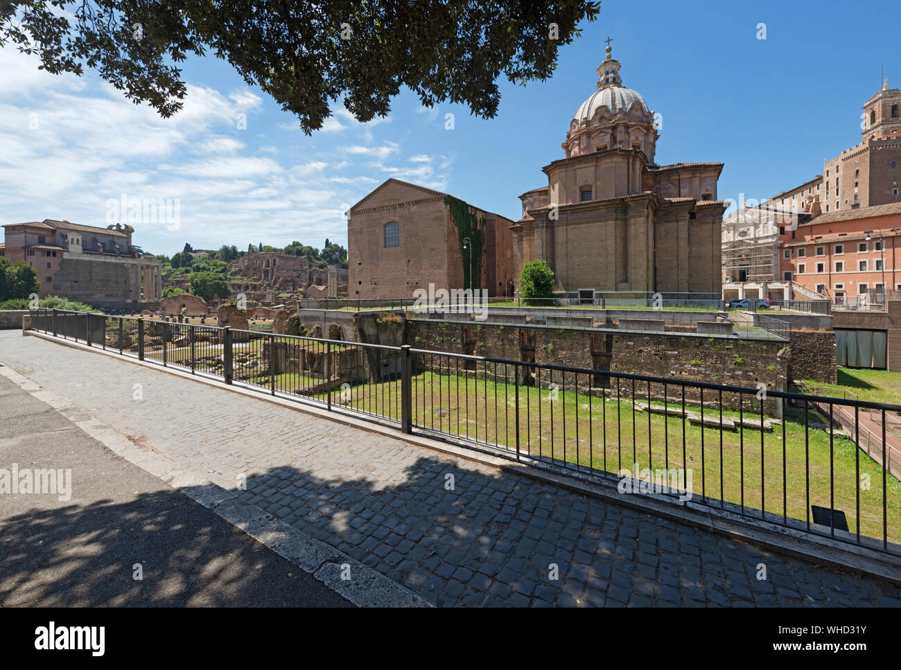 Curia Julia e la chiesa dei Santi Luca e Martina nel Foro Romano, Roma, Italia Foto Stock