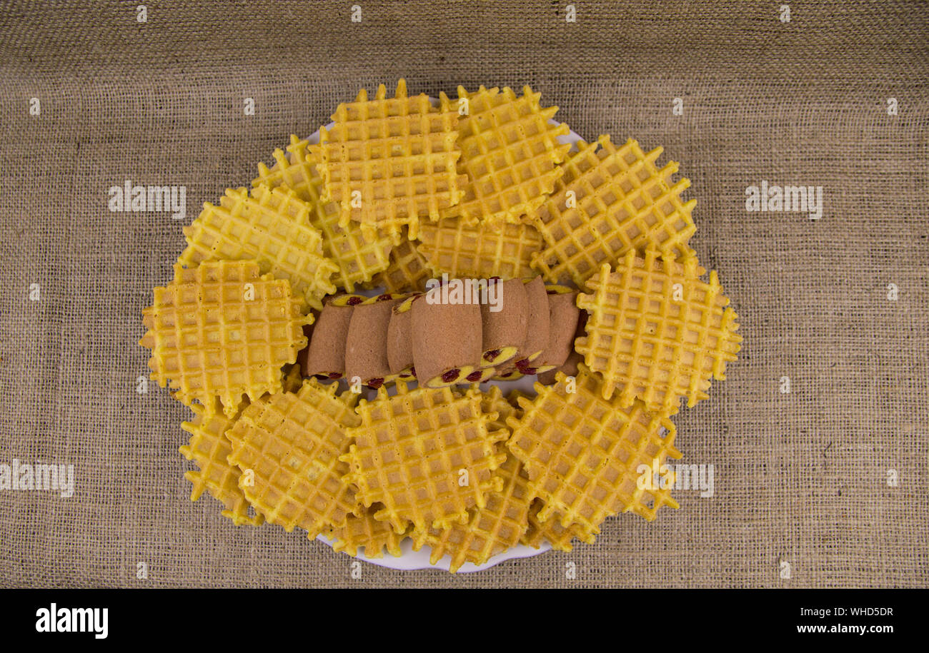 I cookie steso su un grande piatto vi è spazio libero per riempire Foto Stock