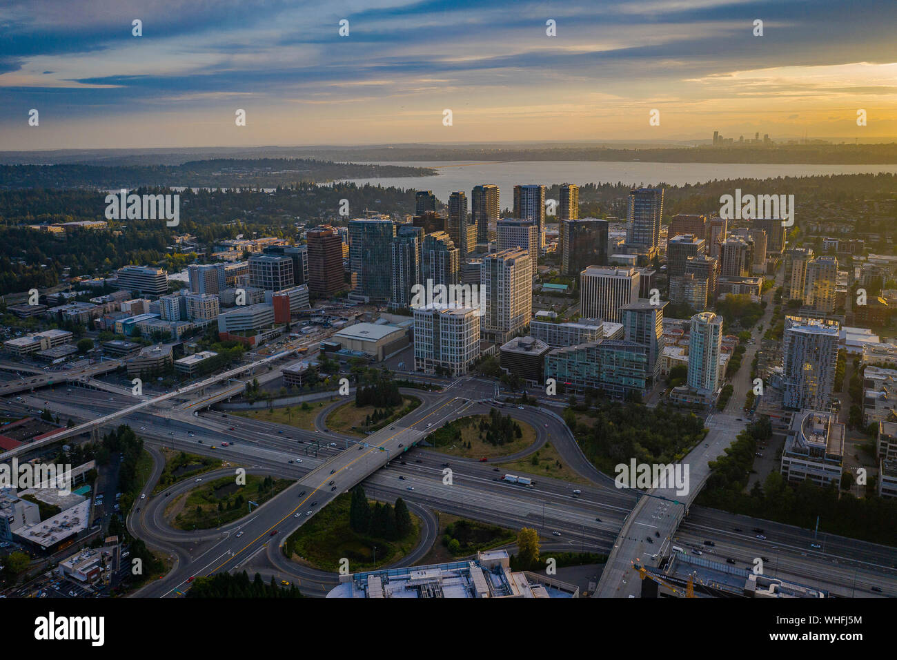 Drone shot della città di Bellevue dal di sopra Foto Stock