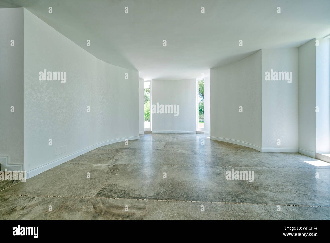 Appartamento vuoto con pareti bianche Foto Stock