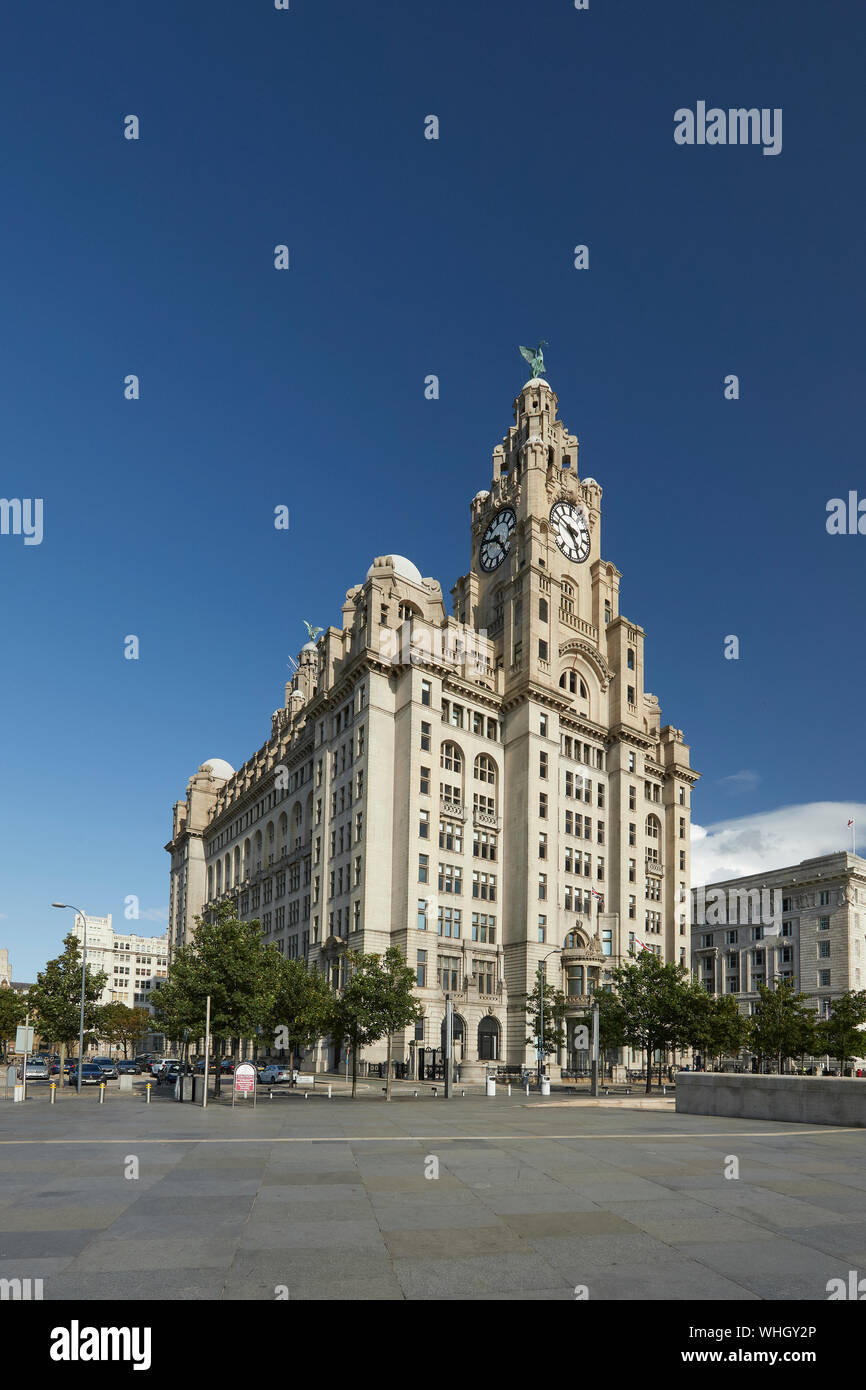 Il Liver Building Pier Head Liverpool Merseyside England Regno Unito Foto Stock