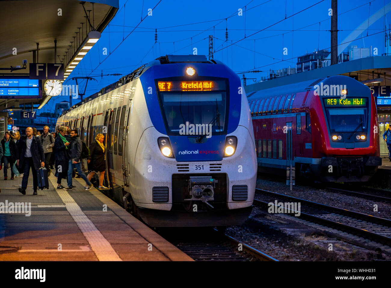 Stazione di Cologne Deutz, treno regionale, RB 7 National Express, RE 9, GERMANIA Foto Stock