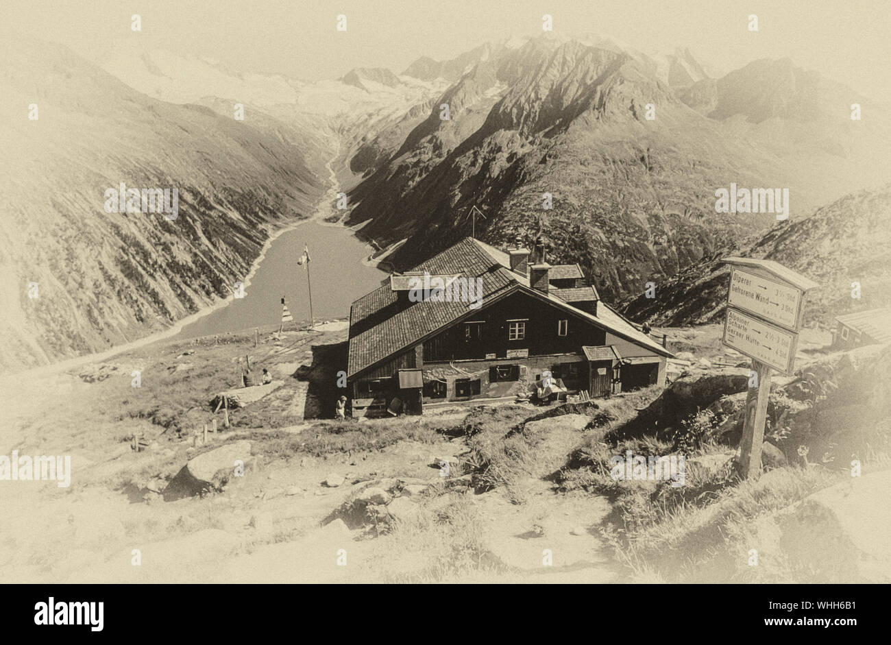 La Alte Olperer capanna Rifugio di montagna nelle Alpi dello Zillertal al di sopra di Schlegeis non lontano dalla cittadina di Mayrhofen nel Tirolo austriaco Foto Stock