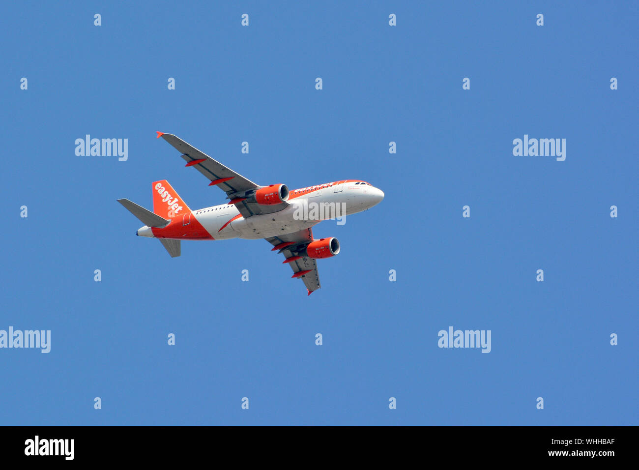 EasyJet (è un gruppo multinazionale britannico di compagnie aeree low-cost con sede a Londra Luton Airport), aereo Airbus A319-111 Foto Stock