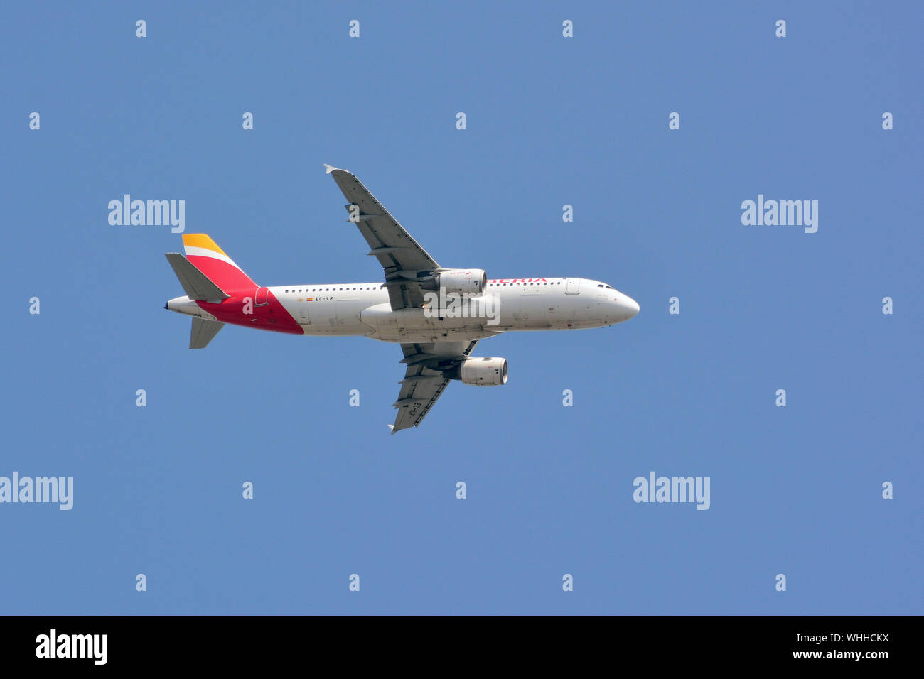 Iberia Airlines (è la compagnia aerea di bandiera della Spagna), Airbus A320-214, aereo Foto Stock