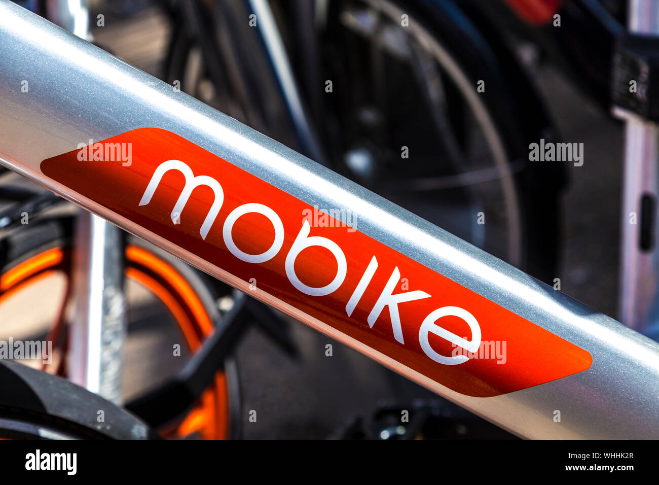 Close up di Mobike un telaio di bicicletta, dockless bicicletta schema di condivisione, London, Regno Unito Foto Stock
