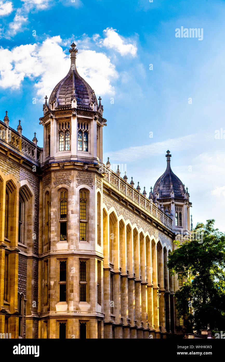 Xix secolo il neo-gotico esterno della libreria Maughan, King's College di Londra, Regno Unito Foto Stock