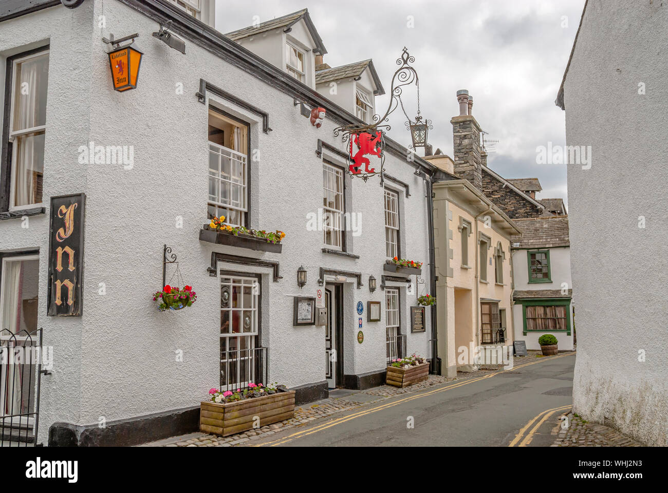 Red Lion Inn a Hawkshead, un villaggio nel Lake District, Cumbria, Inghilterra Foto Stock