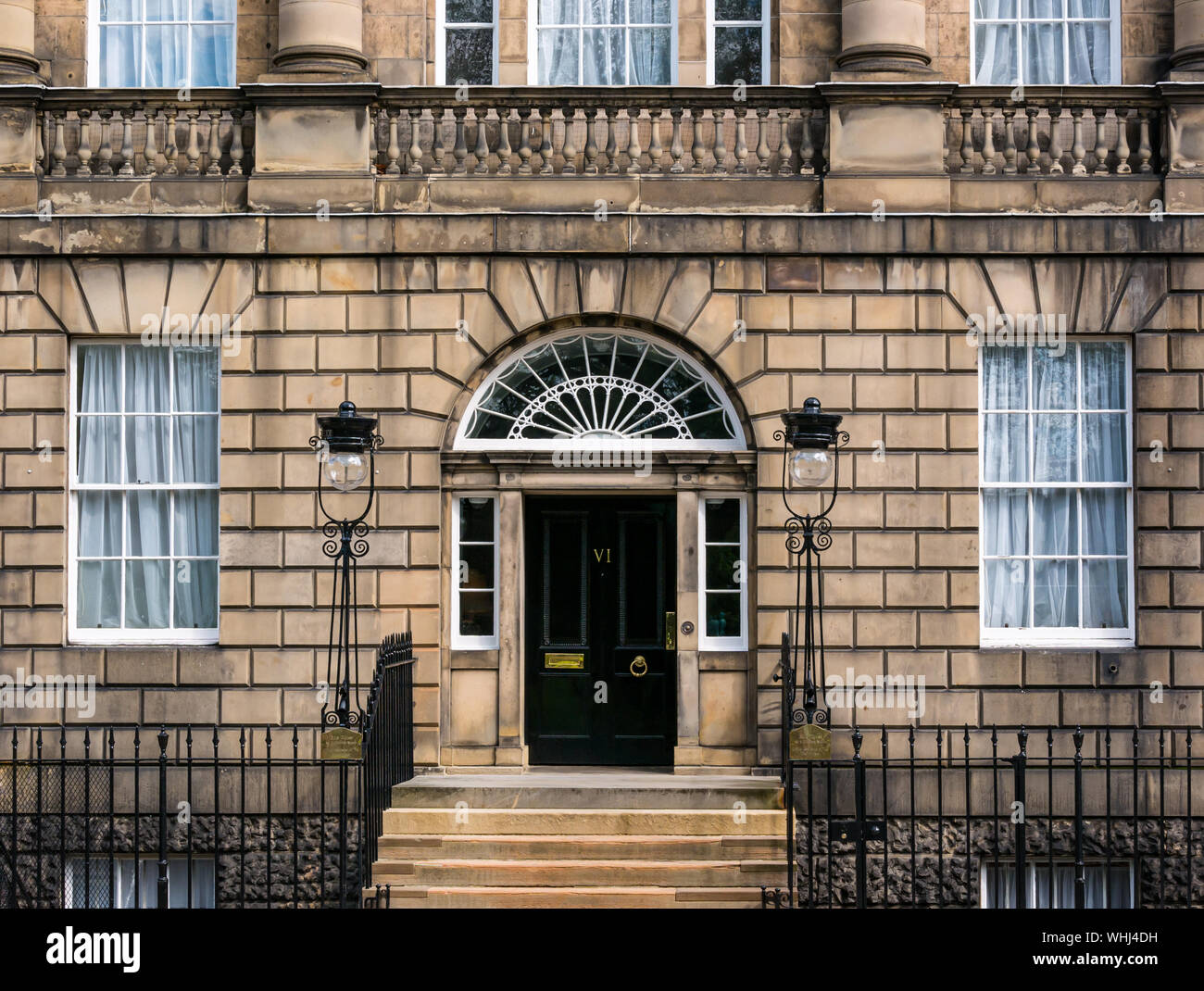 Primo Ministro del residence, Georgiano Bute ingresso di casa da Robert Adam, Charlotte Square, Edimburgo, Scozia, Regno Unito Foto Stock