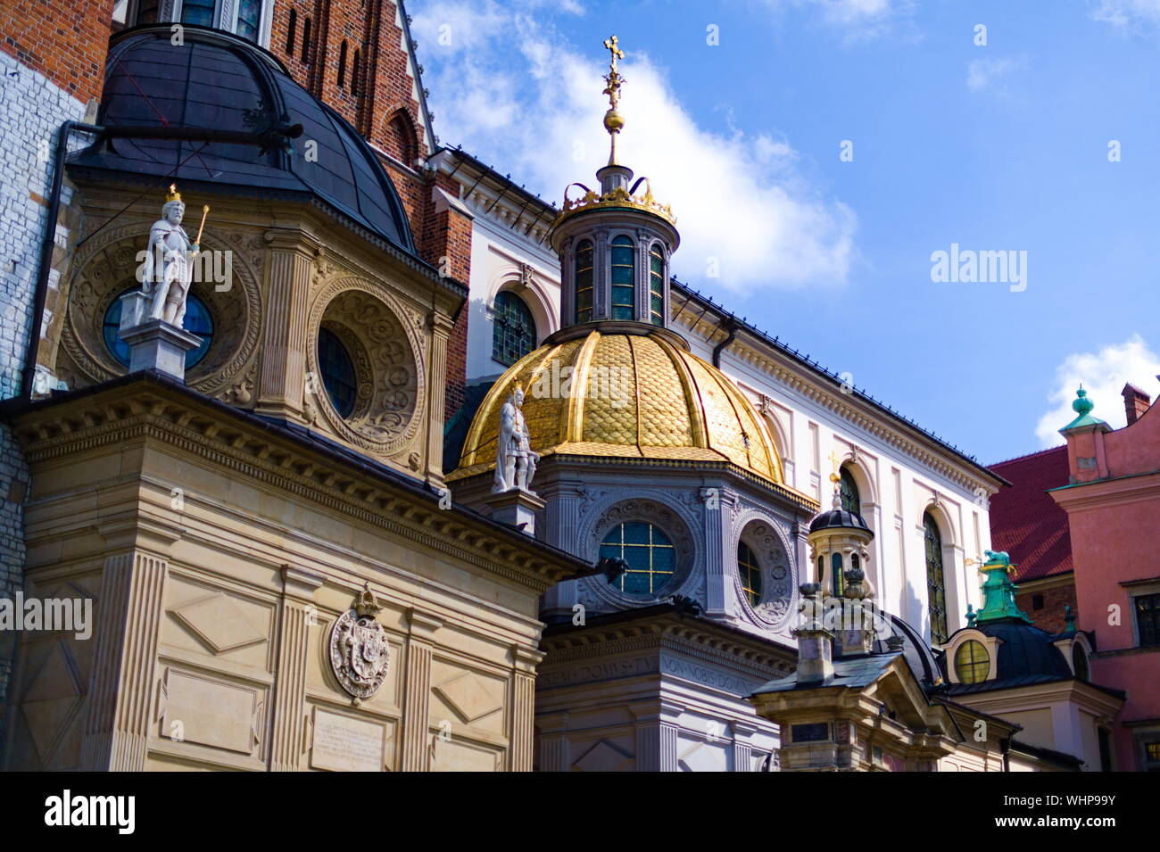 Cupola dorata nella Cattedrale di Wawel Hill a Cracovia, Polonia Foto Stock