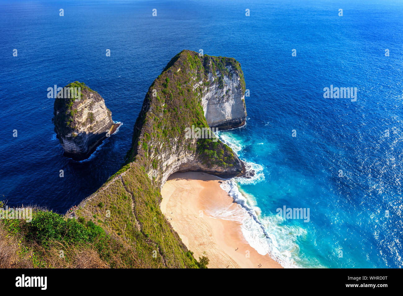 Kelingking Spiaggia di Nusa Penida island, Bali, Indonesia. Foto Stock