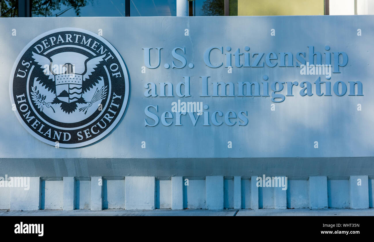 Stati Uniti Cittadinanza e Immigrazione Servizi di agenzia interinale Servizi di agenzia di Stati Uniti Department of Homeland Security segno vicino l'ufficio da campo Foto Stock