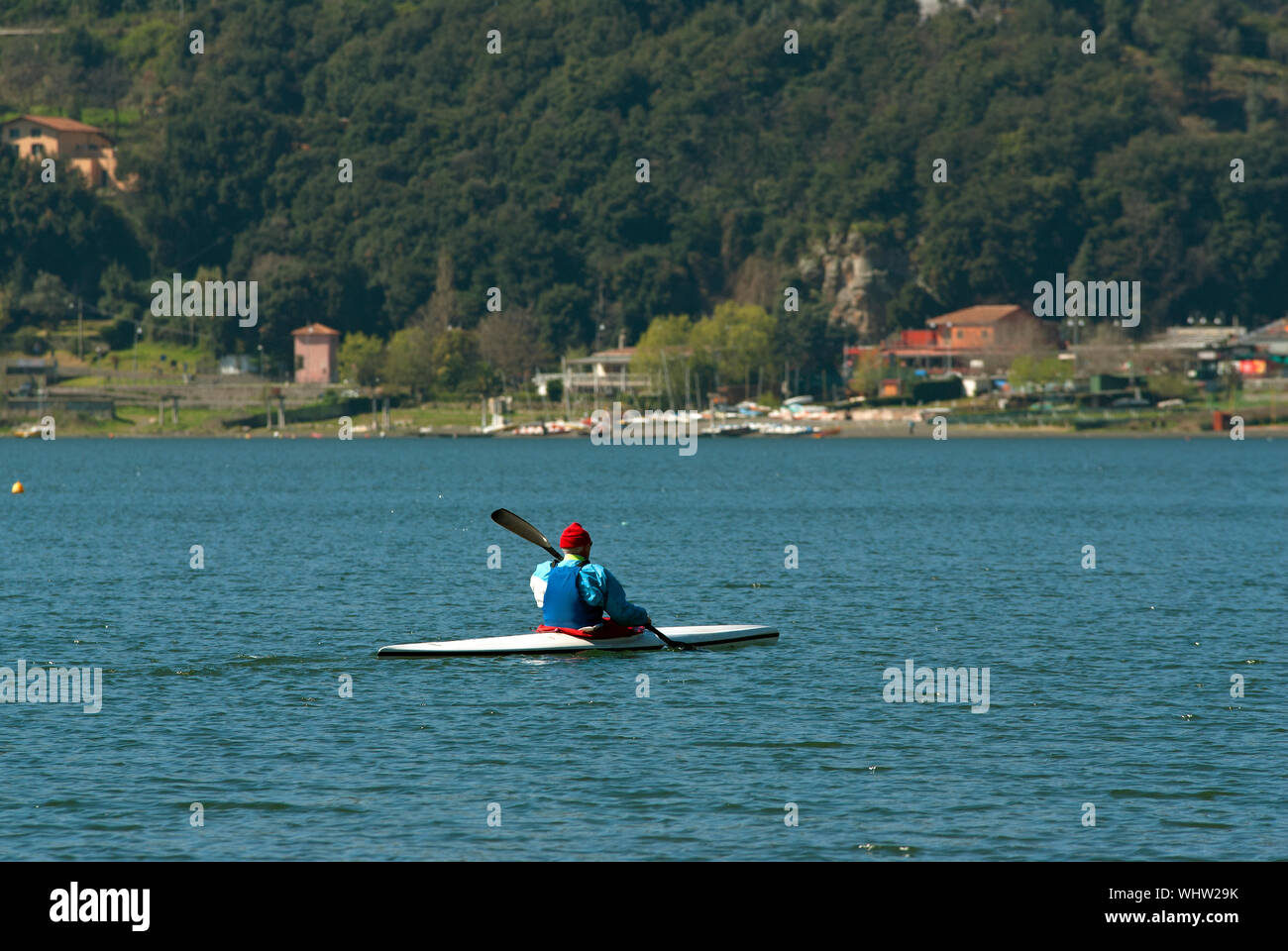 Il kayak sul lago di Albano, Castelli Romani Parco Regionale, Roma, lazio,  Italy Foto stock - Alamy