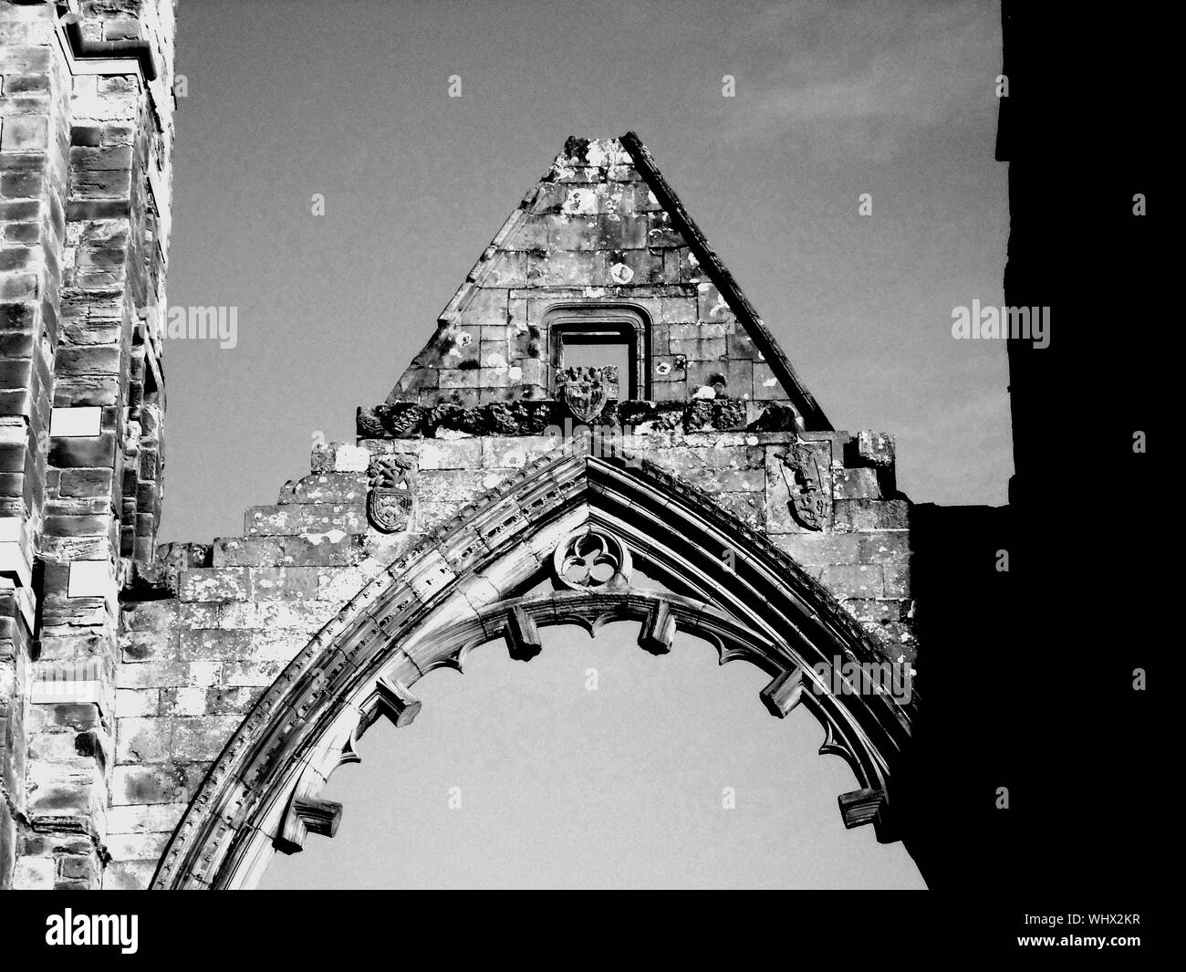 Elgin Cathedral contro Sky Foto Stock