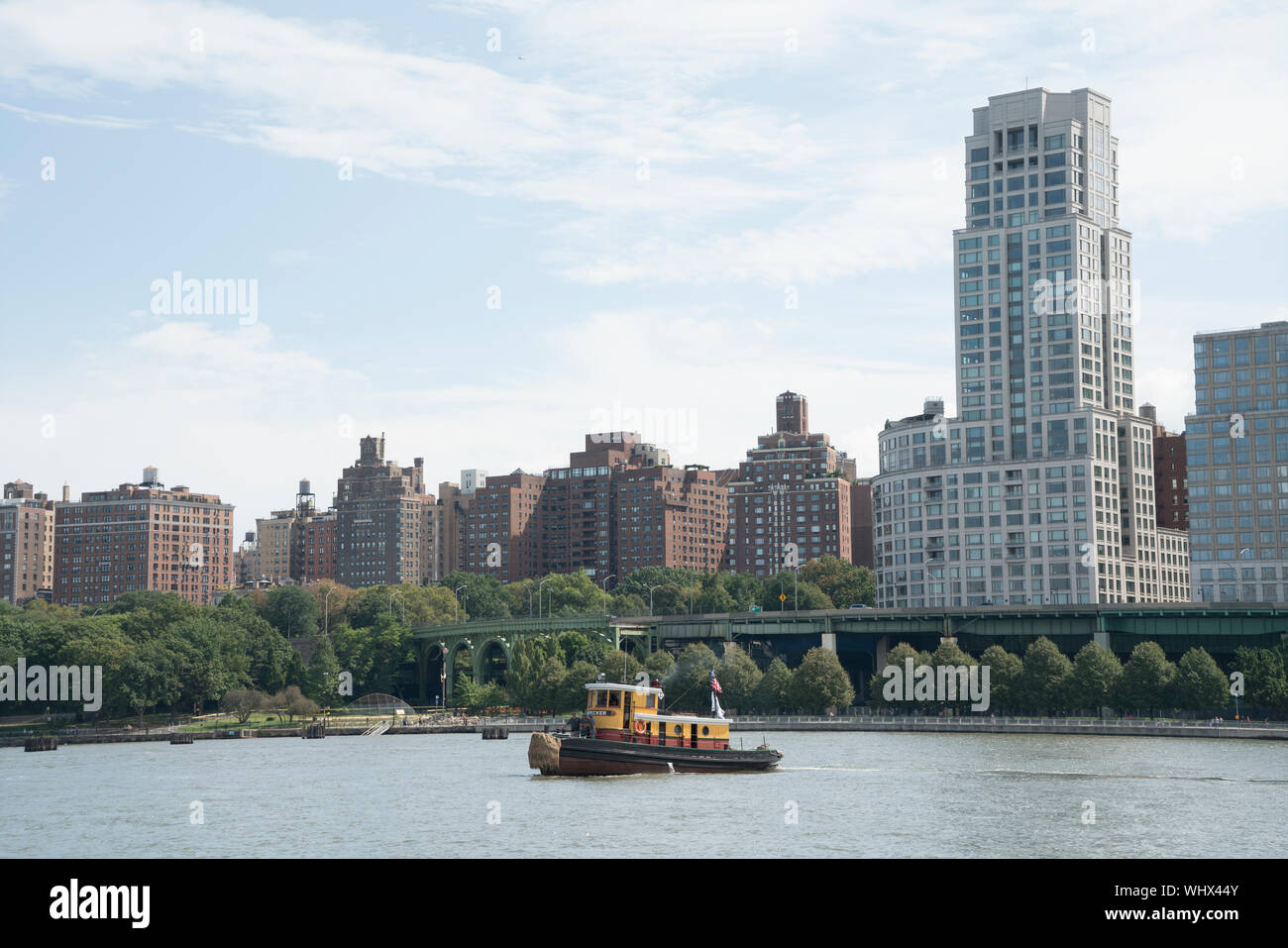 Il South Street Seaport Museum storiche, rimorchiatore in legno, W.O. Decker, ha partecipato al nord annuale rimorchiatore fluviale gara sul fiume Hudson. Foto Stock