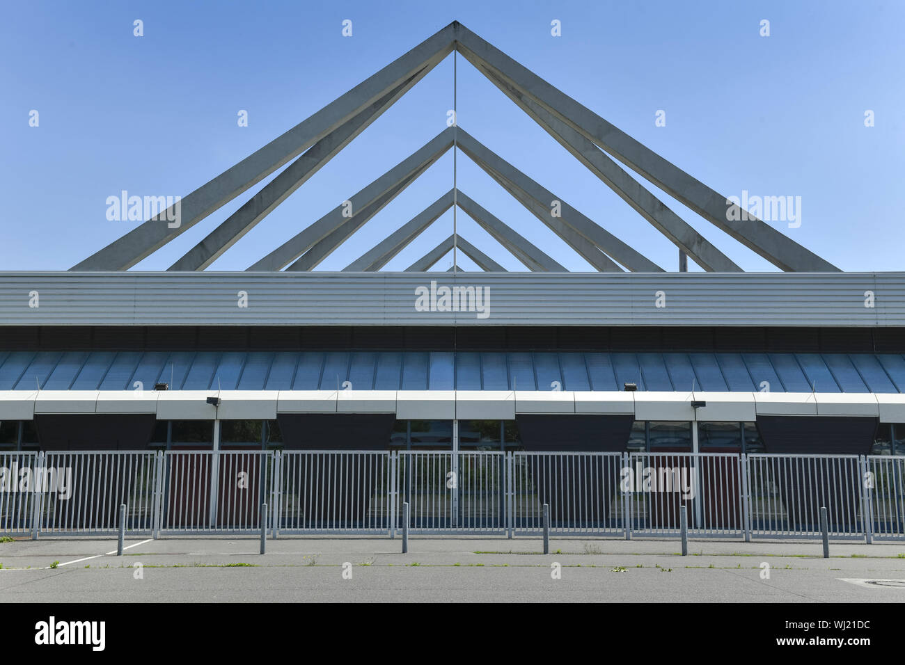 Vista, al di fuori e al di fuori, vista esterna, vista esterna, Berlino, Germania, sala di ghiaccio, sport su ghiaccio, ghiaccio sports hall, stadio del ghiaccio, Erika Hess, Erika Hess, Erika Foto Stock
