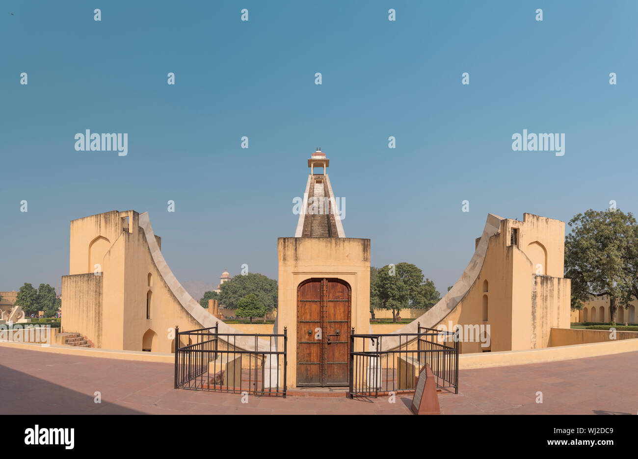 Jantar Mantar - L'osservatorio, costruito nel 1727-1734 gg. Rajput di maharaja Sawai Jai Singh nel quale egli fondata poco prima che la città di Jaipur. Foto Stock